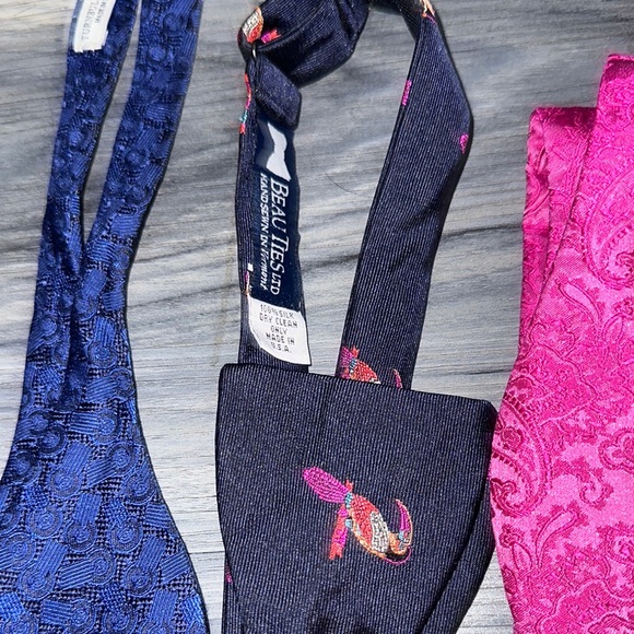 Colorful Patterned Bow Ties - Picture 5 of 5